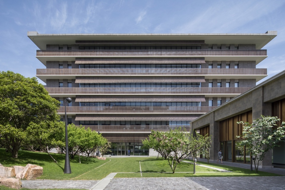 060-Liu-Jiakun-Receives-the-2025-Pritzker-Architecture-Prize-960x640.jpg